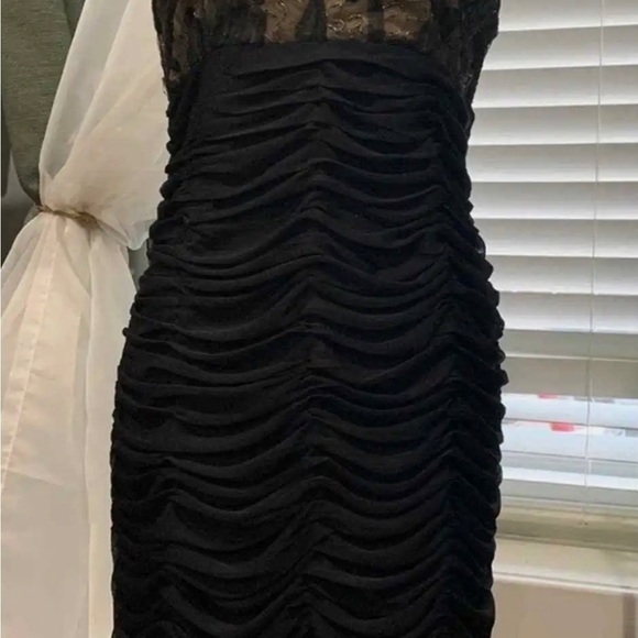 Dress - Picture 9 of 9